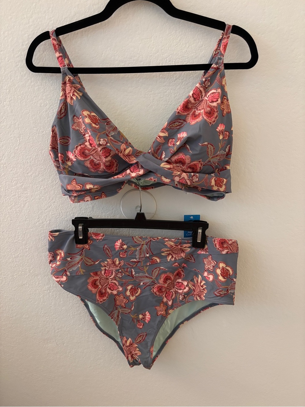 Cupshe Dusty Blue Floral Twist Bikini Set